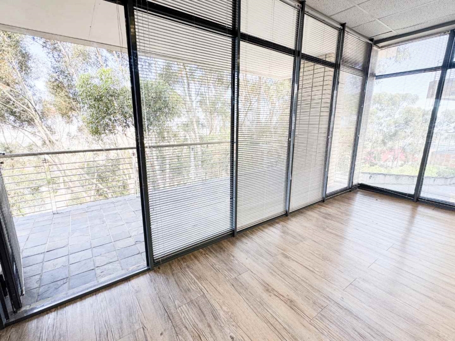 To Let Commercial Property for Rent in Plattekloof Western Cape